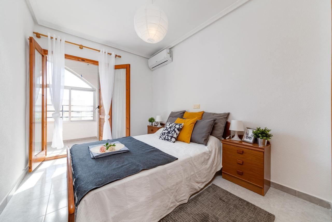 Cozy Apartment Near The Sea Torrevieja Eksteriør billede